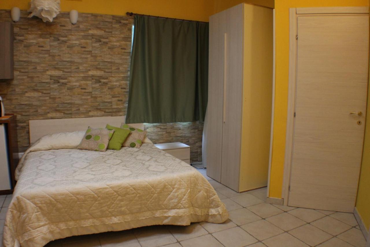 Bed and Breakfast San Nicolo House Aci Catena Exterior foto